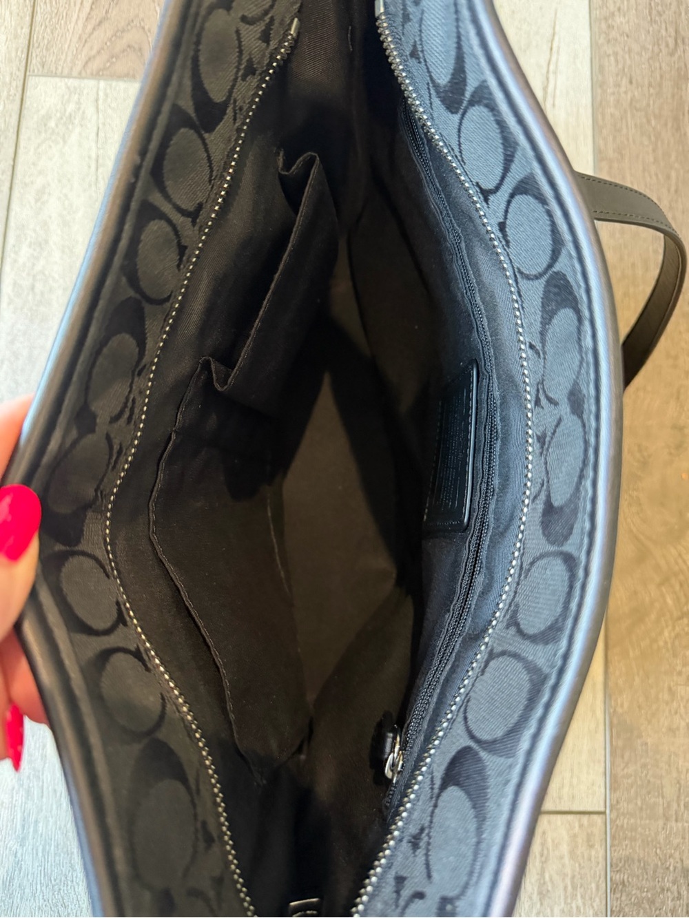 Coach- Y2K Black Signature ZipTote with Leather Trim - Picture 8 of 12